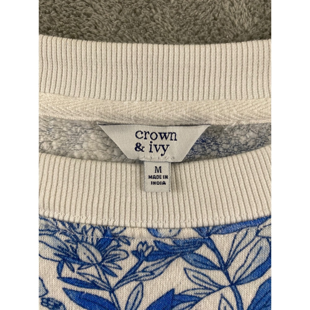 Crown & Ivy Womens Blue Floral Pullover Sweatshirt Fleece Lined Size M White - Picture 2 of 8